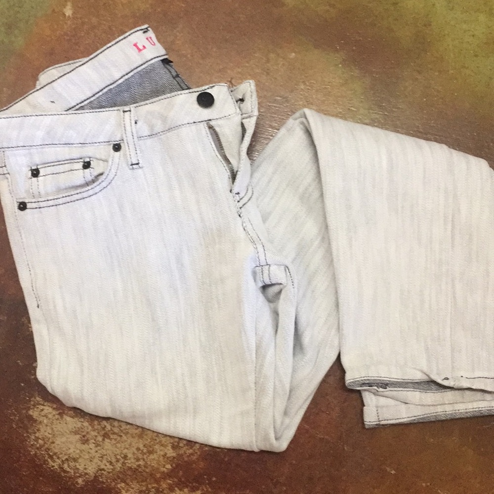 White jeans urban outfitters